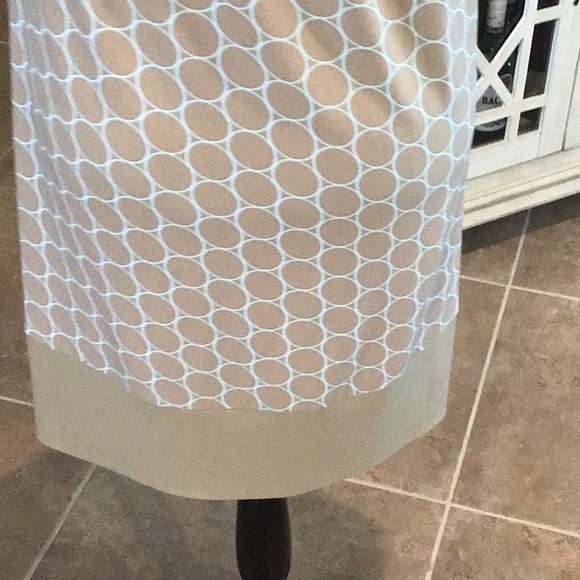 BCBG Maxazria sleeveless stretch material dress, tan/pale gree, size M - Picture 7 of 7